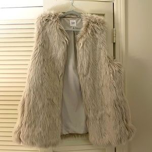 Gap faux fur vest XL